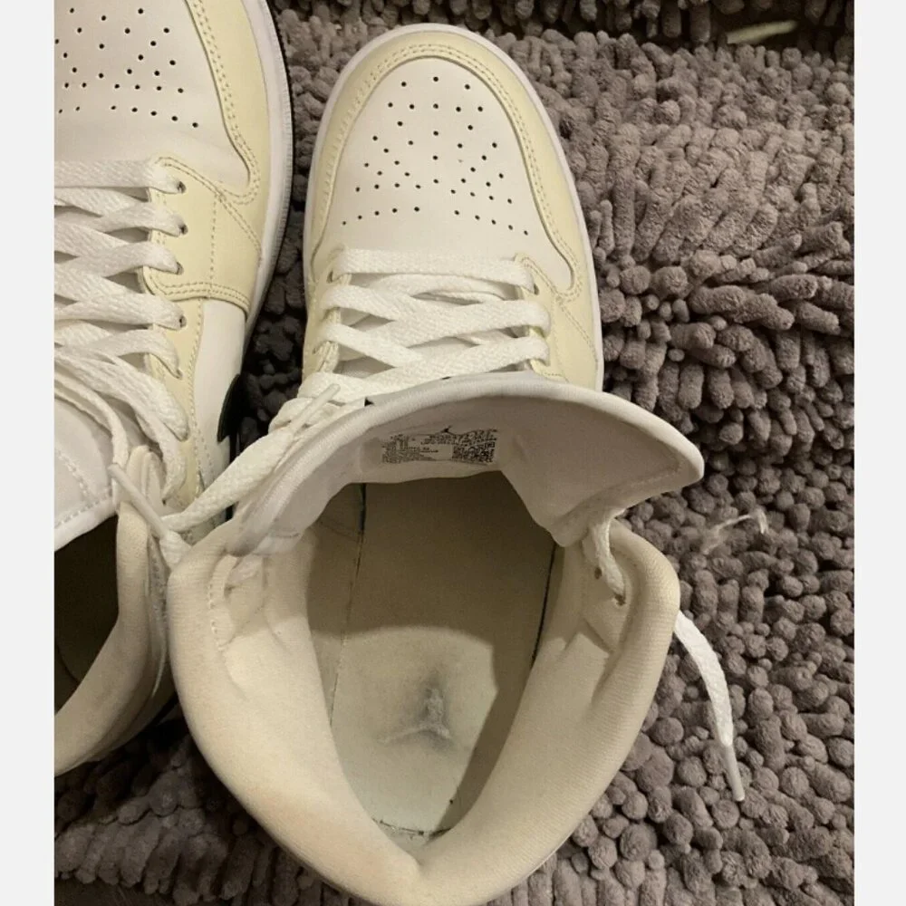 Women’s Air Jordan 1 MID Coconut Milk /Black Sz 9 euc 2021 - Picture 7 of 13